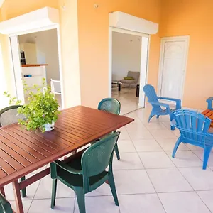  Hébergement de vacances Le Carambolier Guadeloupe